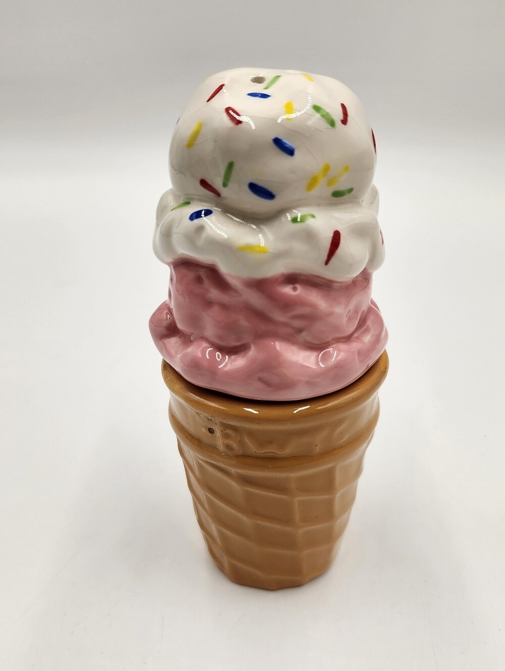Ice Cream Cone Salt & Pepper Shakers Read Description